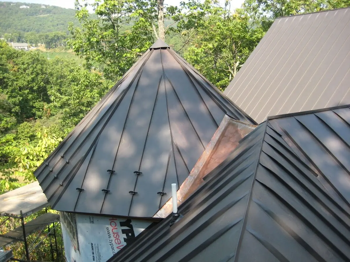 Professional Roof Tarp Installation by Craftsman Roofing in Jaffrey